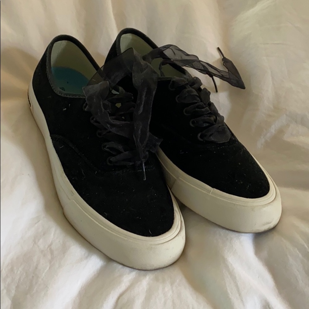 Womens sneakers